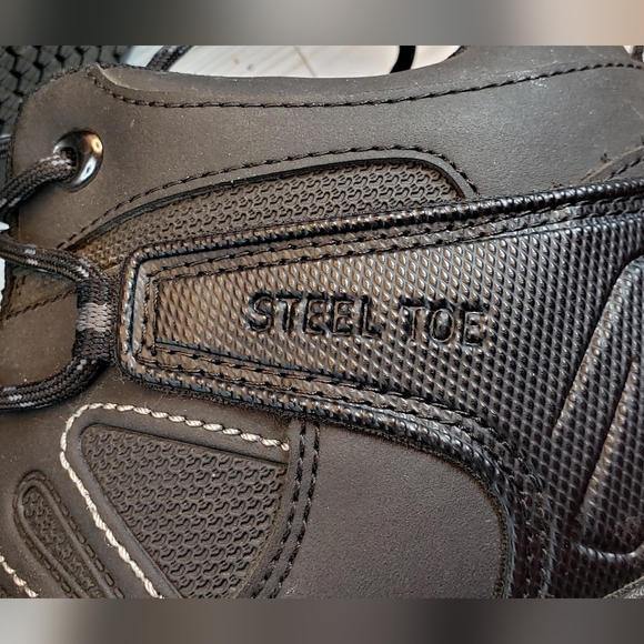 TredSafe Slip Resistant Steel-toed work boots men's size 8½ (sw204) - Picture 10 of 14